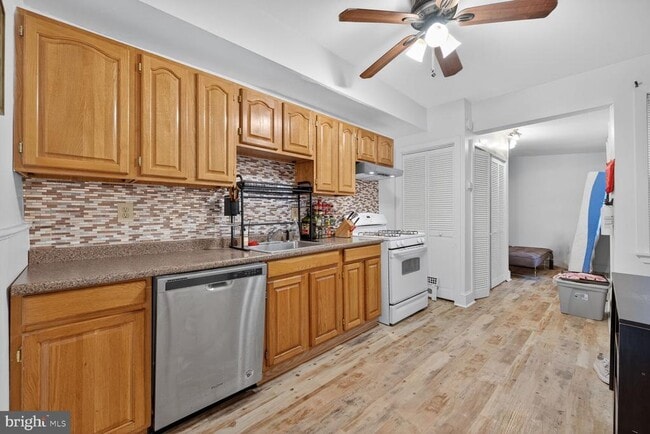 Photo - 115 16th St SE