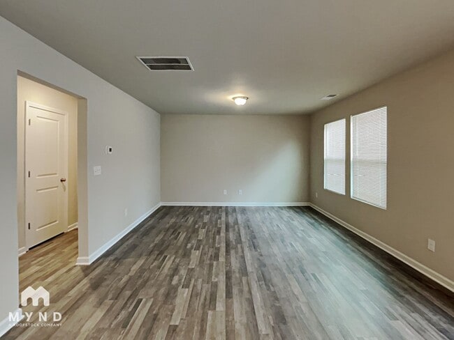 Photo - 352 Indian Lake Trail