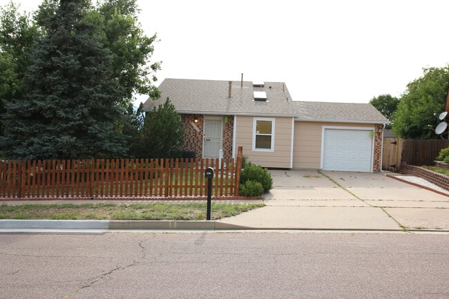 Building Photo - 6610 Parkridge Ct Rental