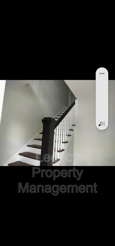 Photo - 703 Askew St Unit B