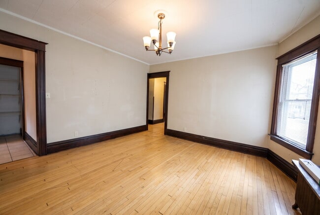 Photo - 122 N Franklin St