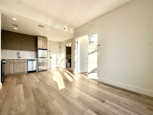 Photo - 91 Bruckner Blvd Unit 208