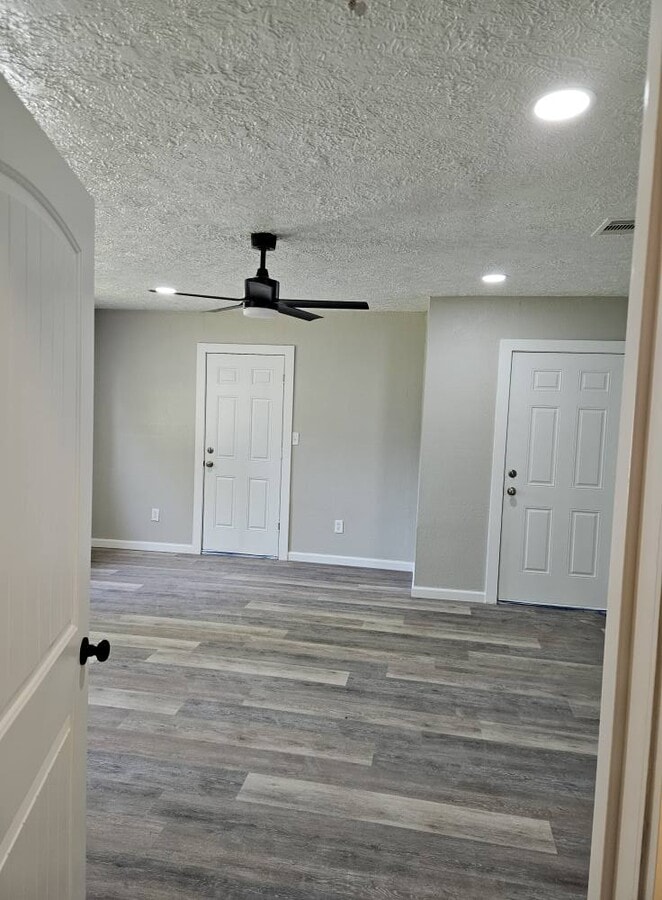 Photo - 1205 W Wrenway Ave