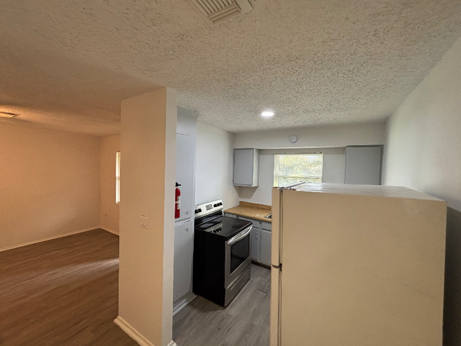 Building Photo - 13713 Duncum St Rental