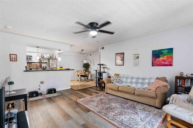 Building Photo - 1311 Antoine Dr Unit 254 Rental