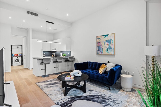 Building Photo - 324 W 108th St Rental