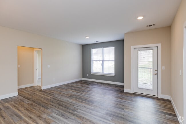 2BR, 2BA - Crown