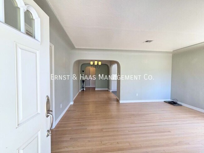 Photo - 1926 Daisy Ave