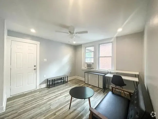 Building Photo - 5836 Phillips Ave Rental