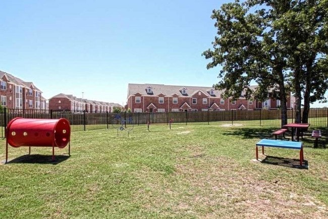 Dog Park w/ Agility Couse - The Zone Apartments