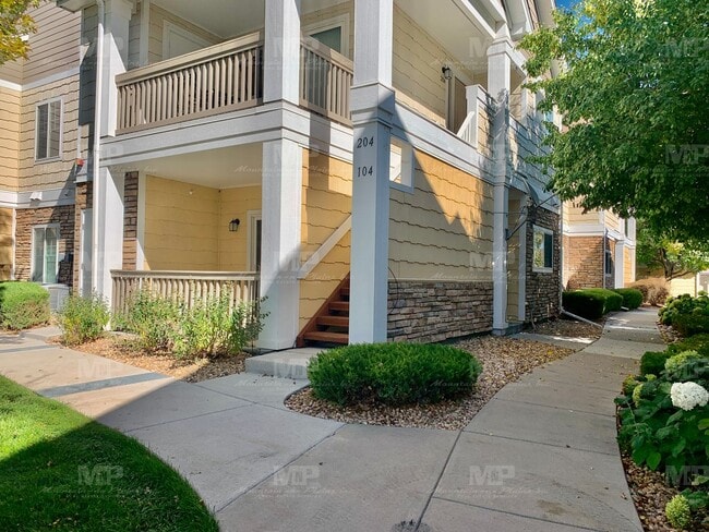 Building Photo - 4825 Hahns Peak Dr Unit 104