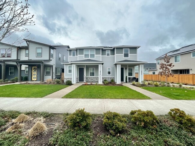 Photo - Hillsboro 3 Bed 2.5 Bath Townhome in Reeds Crossing ~ Includes A/C, 2 Car Garage w/ Level 2 Charg...