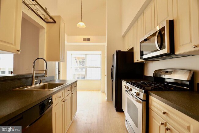 Photo - 5928 Founders Crossing Ct Unit 303