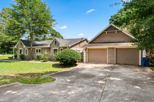 Photo - 2804 Briar Hill Ln SE Casa
