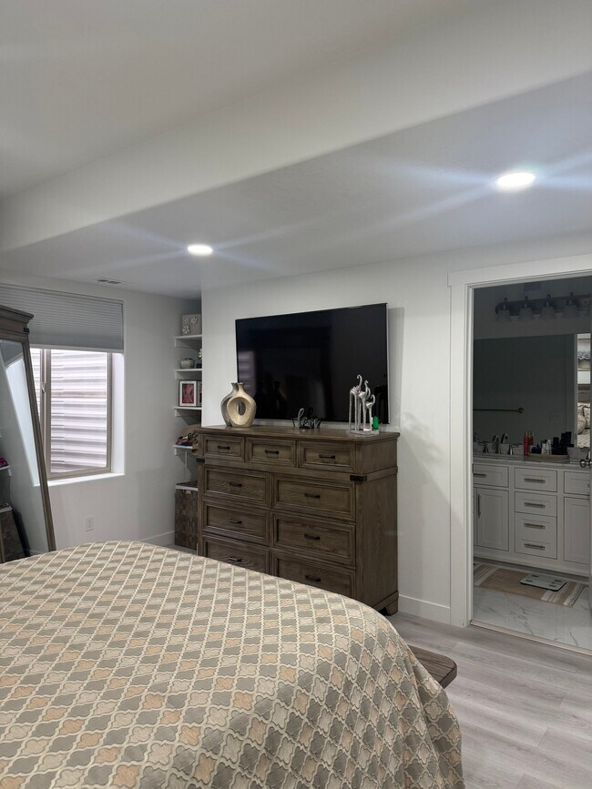 Photo - 1663 E Thorpe Dr