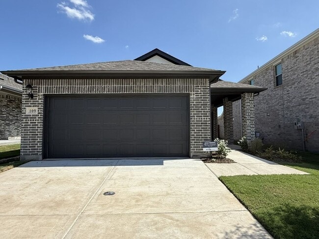 Building Photo - 109 Greenbriar Dr Rental