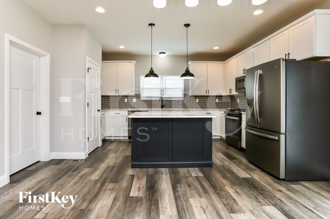 Photo - 413 Bittersweet Dr