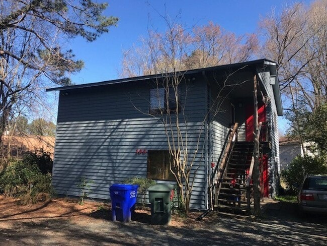 Building Photo - 106 Pleasant Dr Unit B