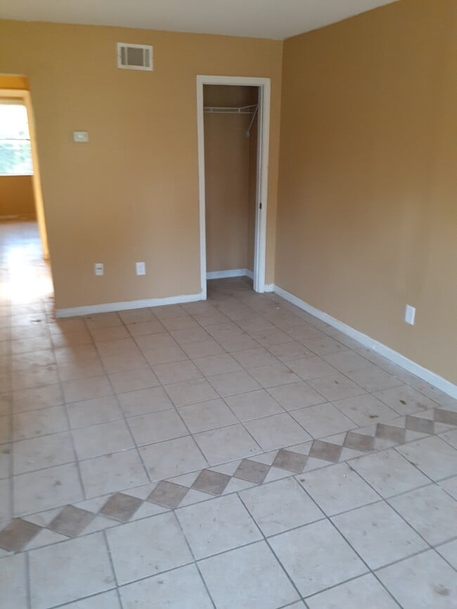 3414 Pine Ridge Ln