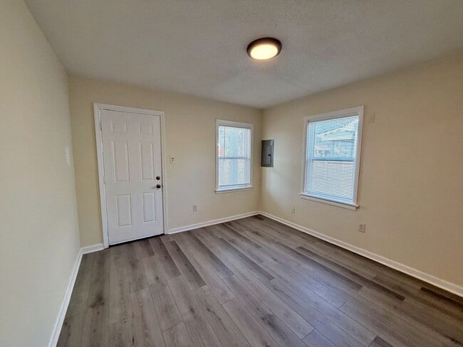 Photo - Recently renovated 1 Bedroom Duplex Ready For Move-In!! - Binghampton