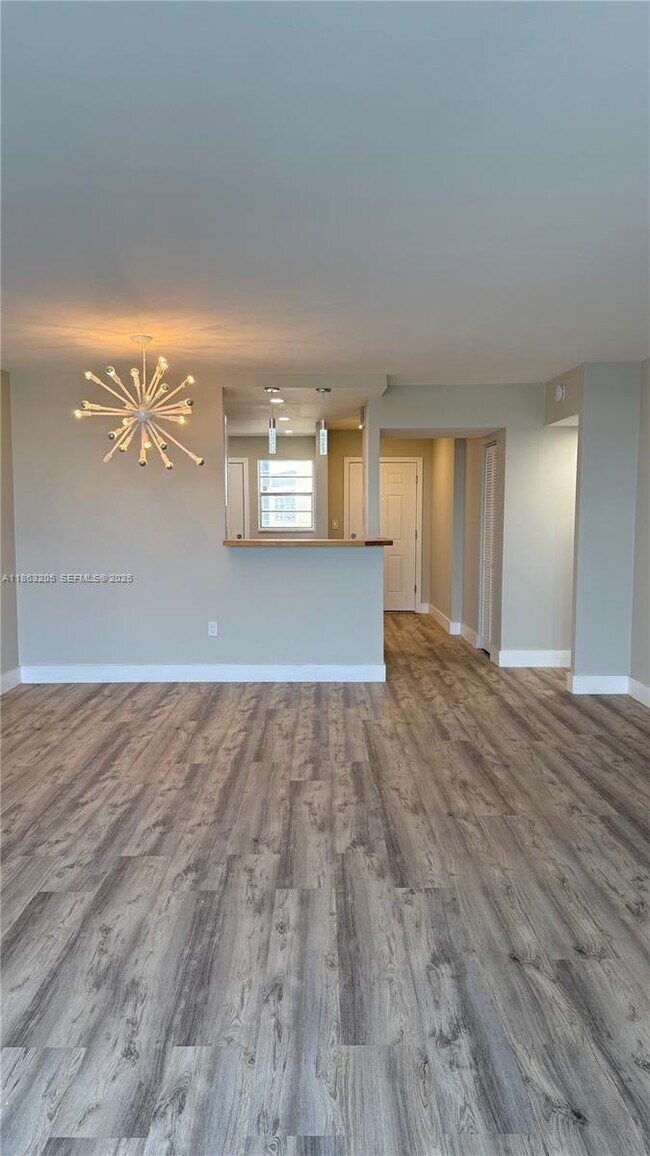 Photo - 1750 NE 191st St Unit 725-4