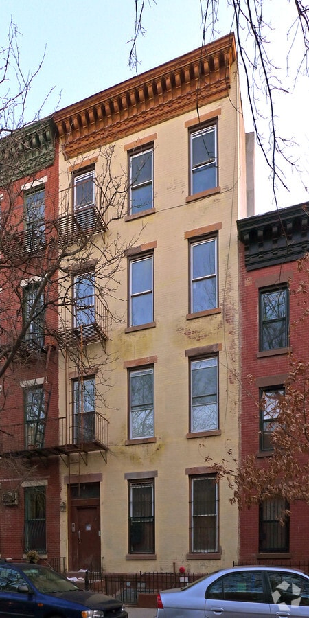 Photo - 109 Wyckoff St Apartments