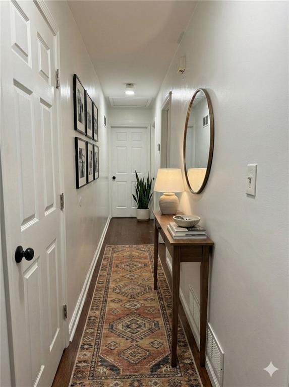 Photo - 1438 Oak Forest Ct NE