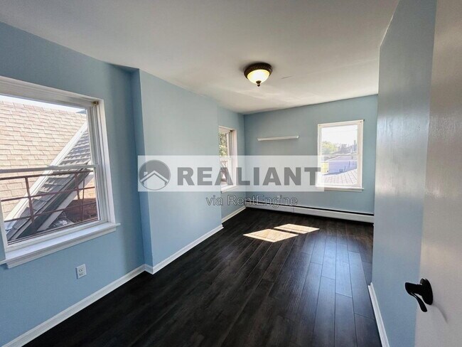 243 W 8th St Unidad 2