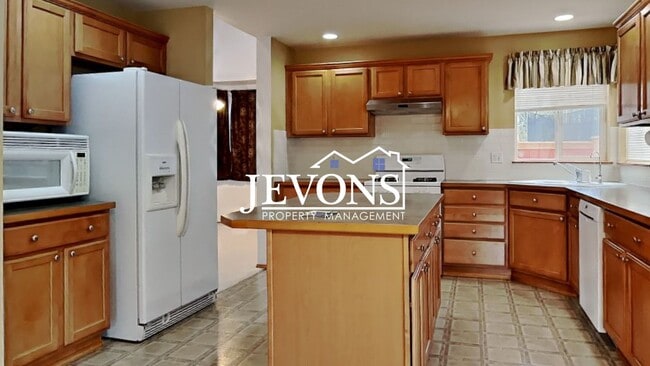 Photo - Spacious 4-bedroom home with fully equippe...