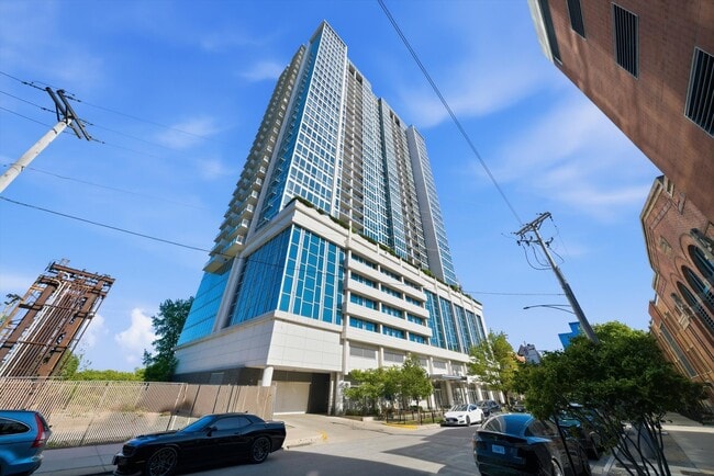 Building Photo - 1629 S Prairie Ave Unit 2910
