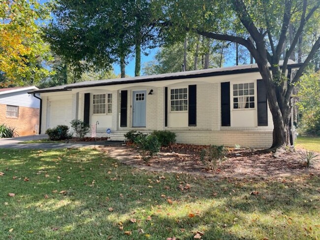 Cute and Cozy in College Park! - Cute and Cozy in College Park! House