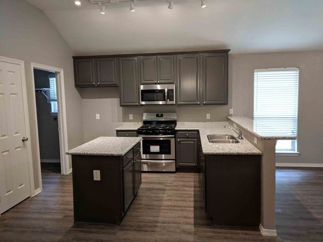 Photo - 2225 Trey Rogillios Way
