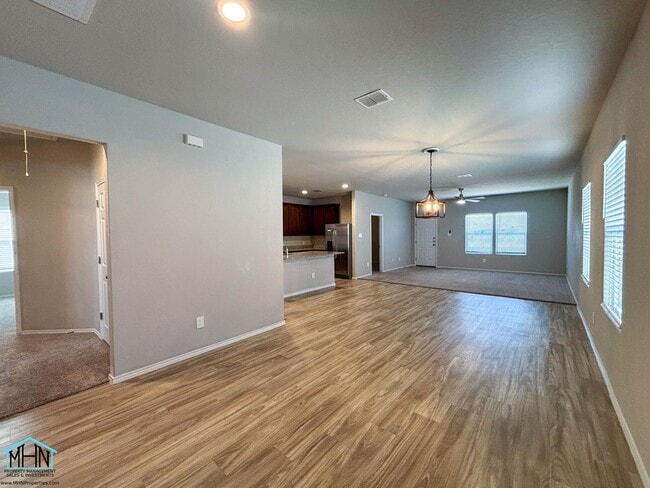 Photo - Inviting 3-bedroom, 2-bathroom House, Epit...