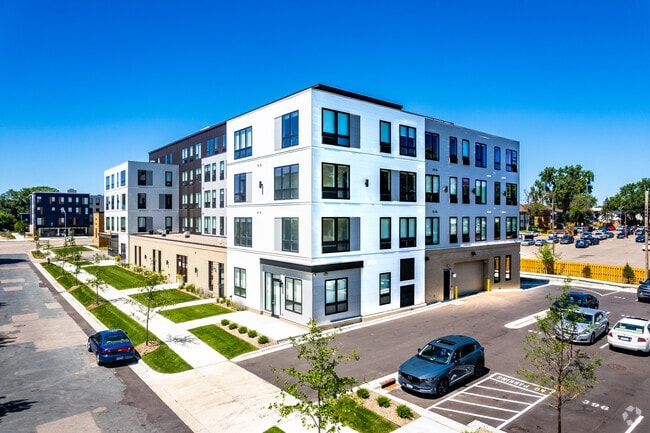 Building Photo - Riley Rental