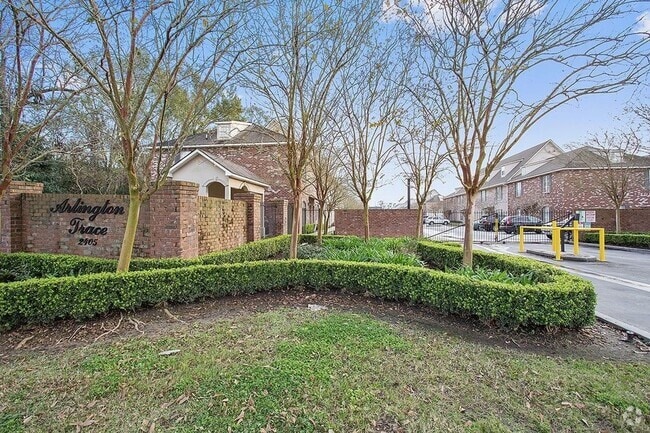 Building Photo - Arlington Trace 2BR/2.5BA Condo - Gated Co...