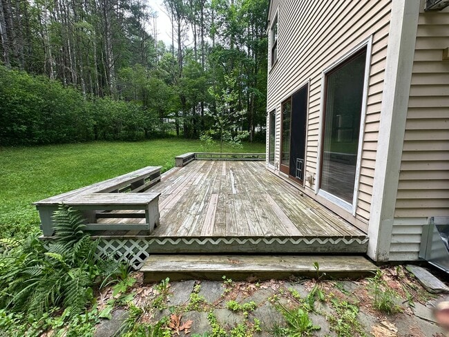27 MacDonald Dr