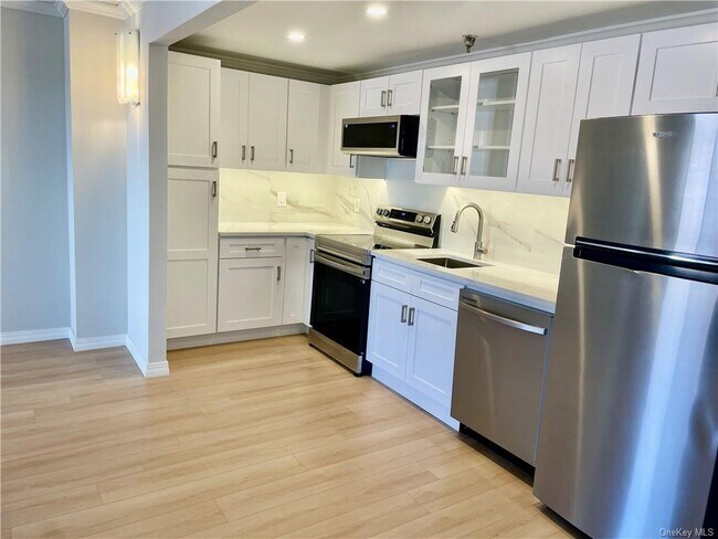 Photo - 123 Mamaroneck Ave Unit 221