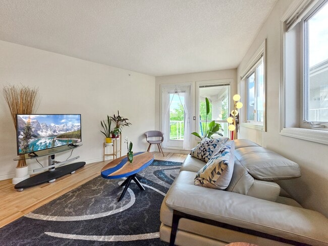 Photo - 3101-3134 34 Ave NW Unit 413