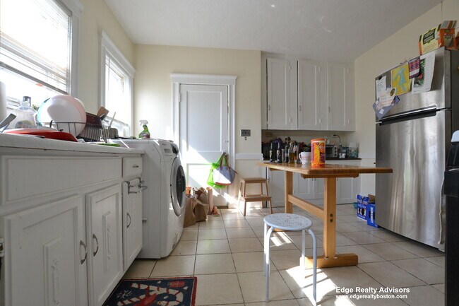 Photo - 40 Falkland St Unit 1