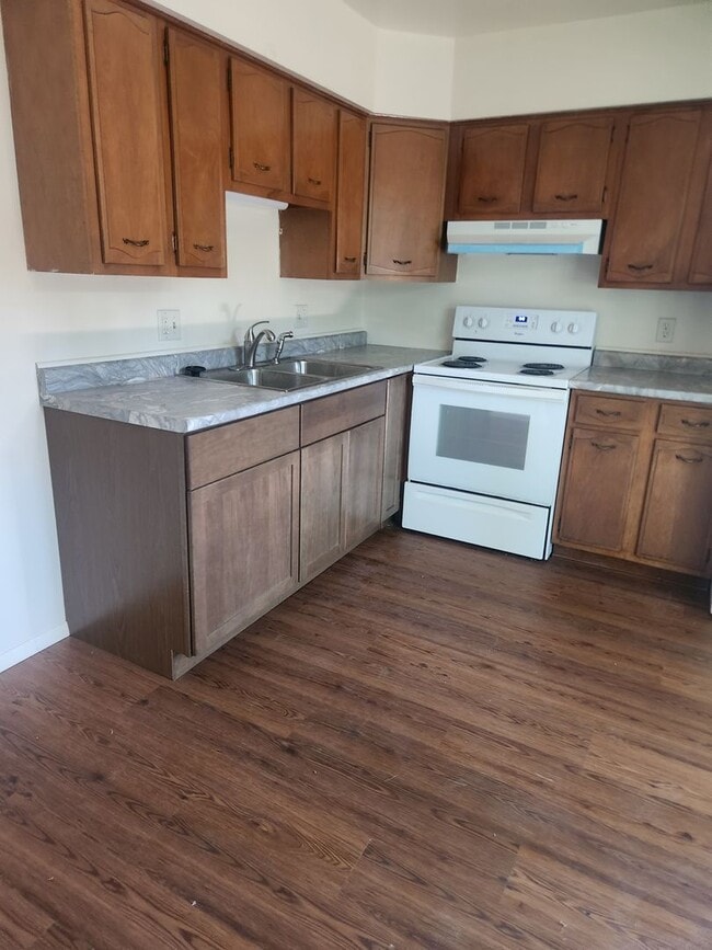Photo - 1124 Lake Forest Dr Unit A