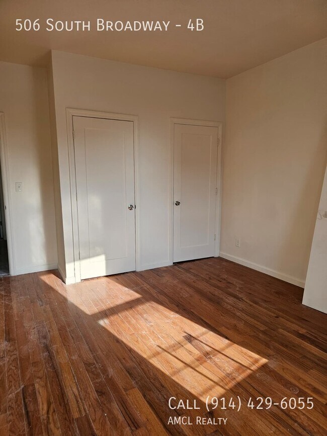 Building Photo - 506 S Broadway Unit 4B