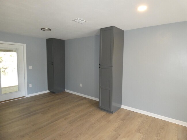 Photo - 1405 S Jefferson St House