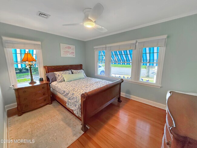 Photo - 2116 4th Ave