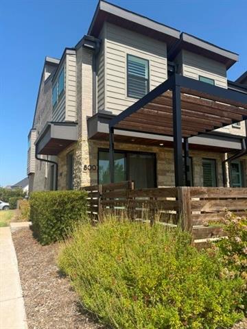 Photo - 800 Bandera Ct