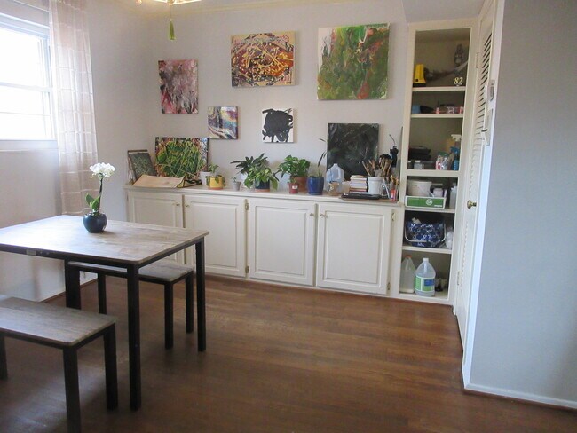 Photo - 3660 Peachtree Rd NE Unit D2