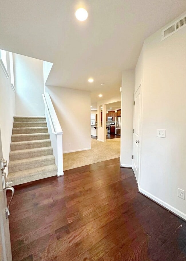 Photo - 3107 44th St SE