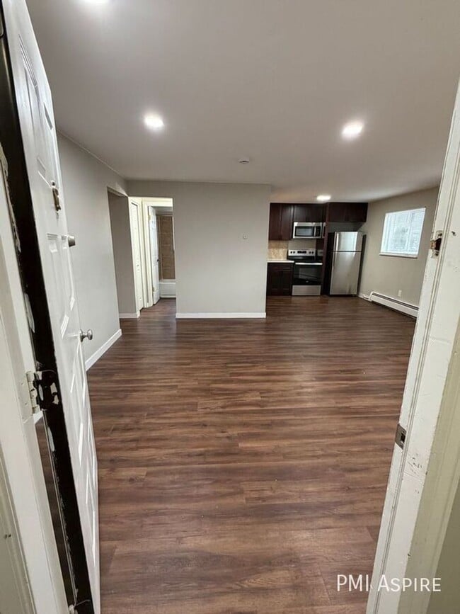 Photo - Spacious 1st Floor, 2 Bed, 1 Bath in Lakewood near Hwy 6! NEW MOVE IN SPECIAL!