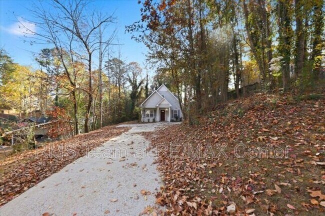 Photo - 2515 Lakeview Trail