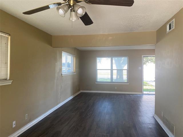 Photo - 1710 N Travis St