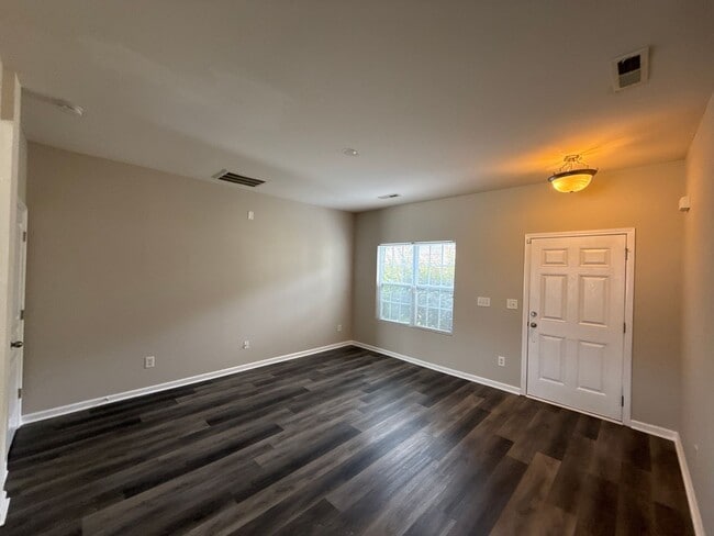 Photo - Oakstone